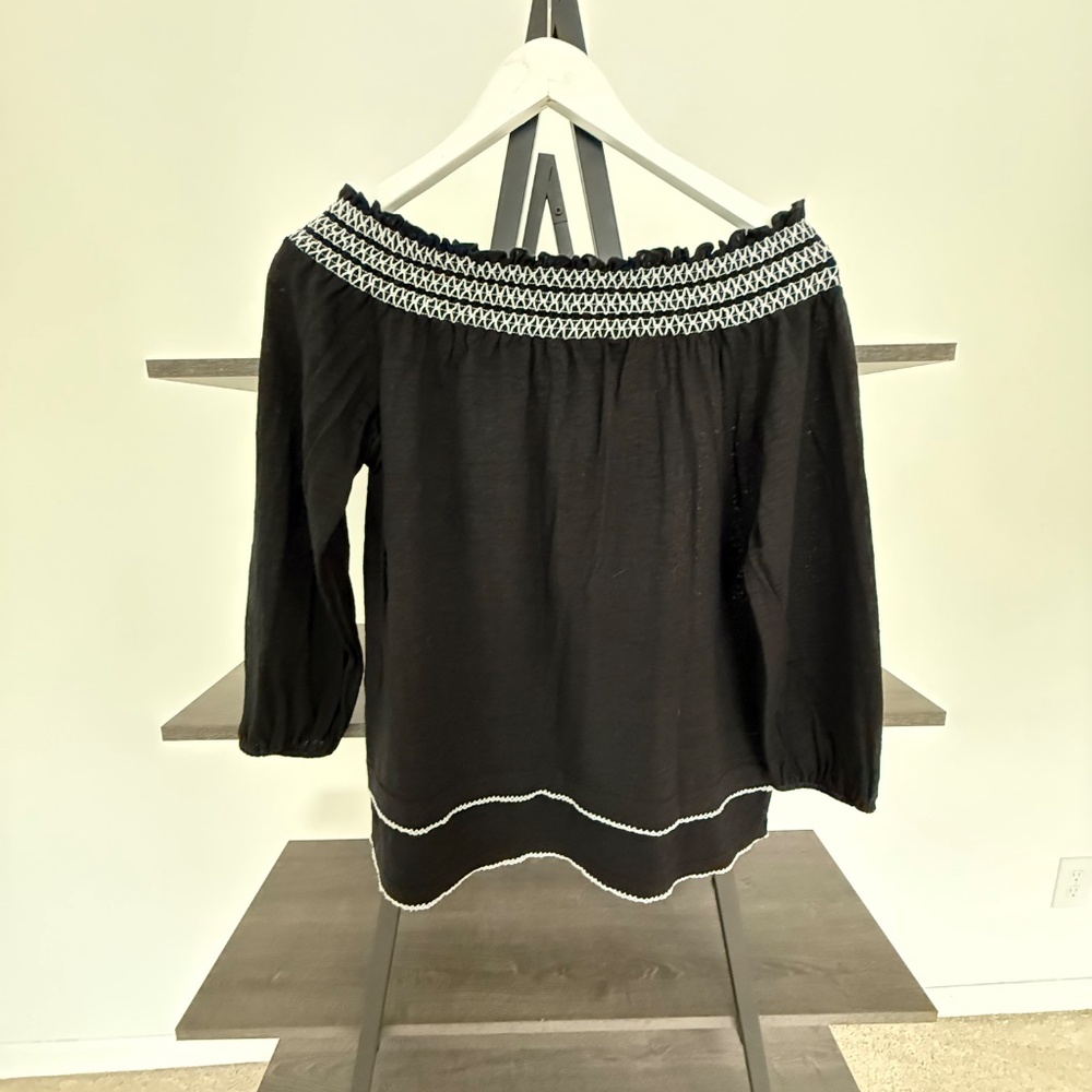WHBM Off Shoulder Black Blouse White Embroidery Size M Linen Blend - Picture 2 of 9